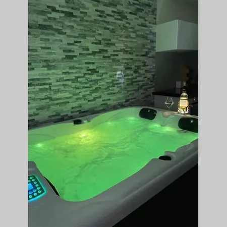 Joli T2, Jacuzzi, Lit Rond, Jardin, Parking Prive, Metro * Toulouse