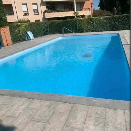 Joli T2, Jacuzzi, Lit Rond, Jardin, Parking Prive, Metro *