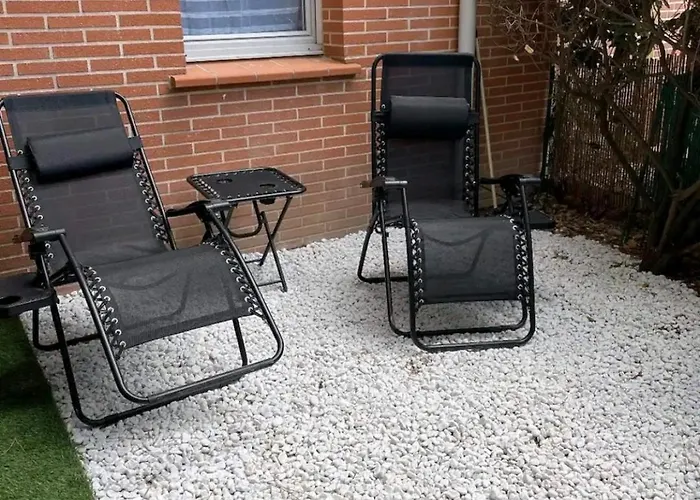 Apartman Joli T2, Jacuzzi, Lit Rond, Jardin, Parking Privé, Métro