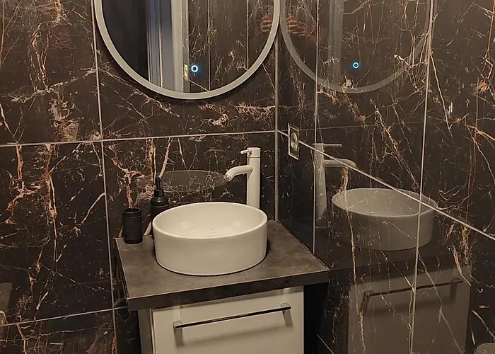 Appartamento Joli T2, Jacuzzi, Lit Rond, Jardin, Parking Privé, Métro Tolosa